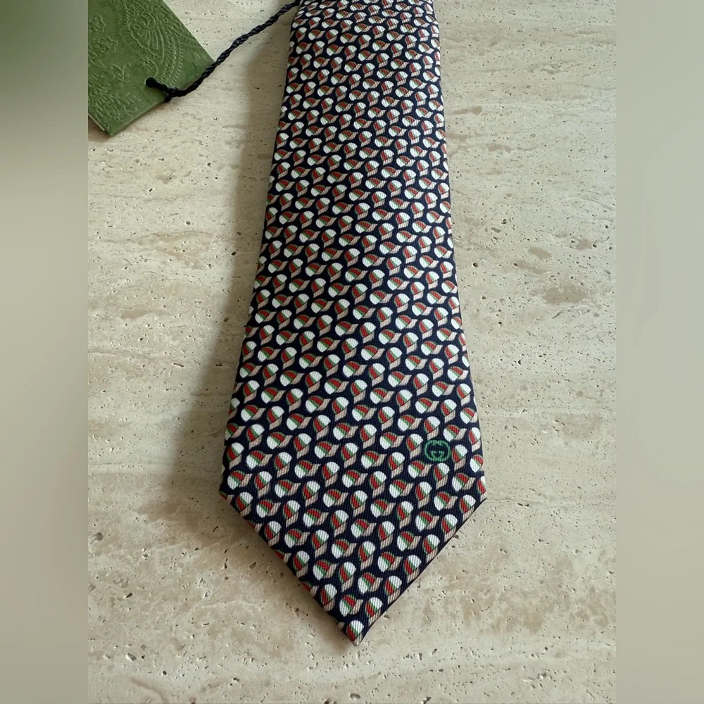 NWT GUCCI INTERLOCKING G BASEBALL HAT PRINT SILK TIE 💝🧢